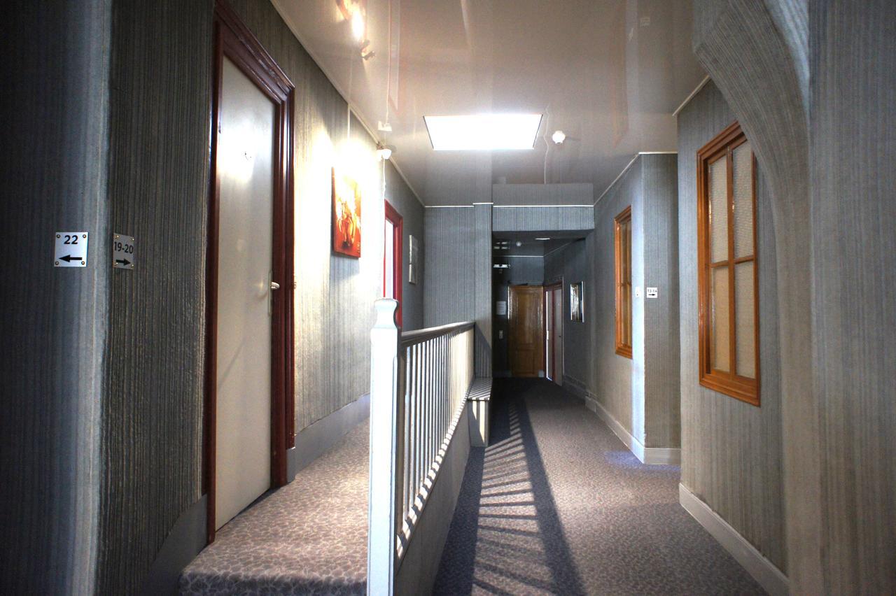 די Hotel Des Alpes מראה חיצוני תמונה