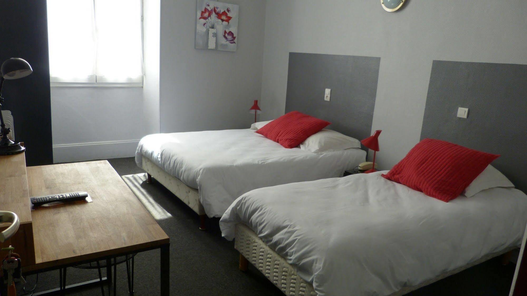 די Hotel Des Alpes מראה חיצוני תמונה