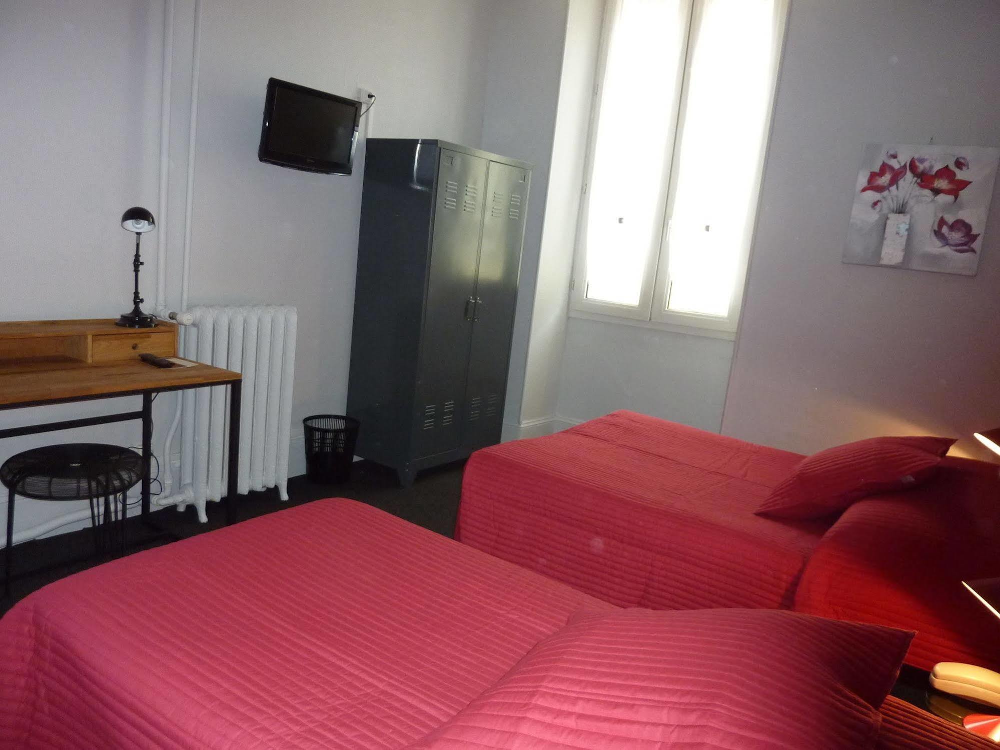 די Hotel Des Alpes מראה חיצוני תמונה