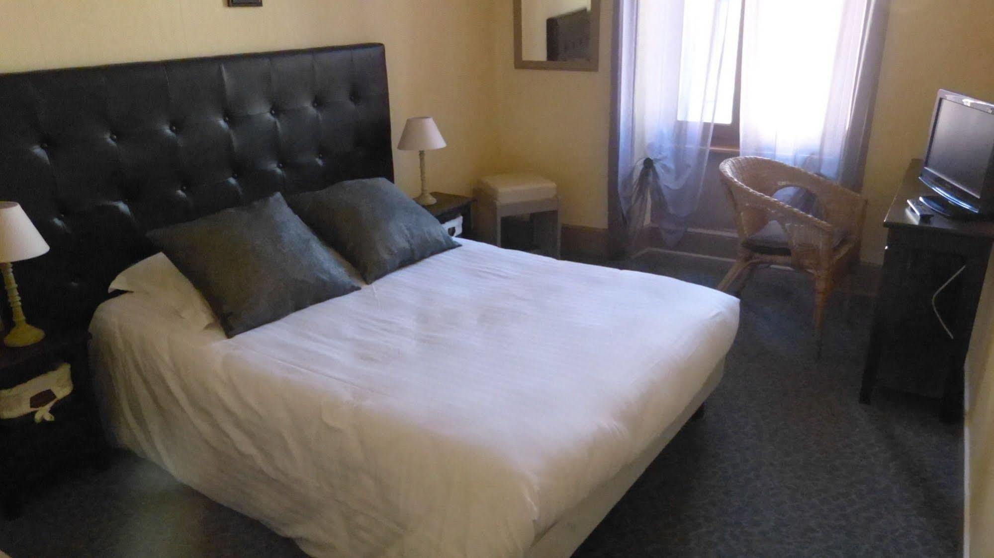 די Hotel Des Alpes מראה חיצוני תמונה