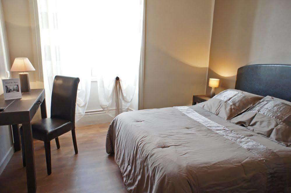 די Hotel Des Alpes מראה חיצוני תמונה