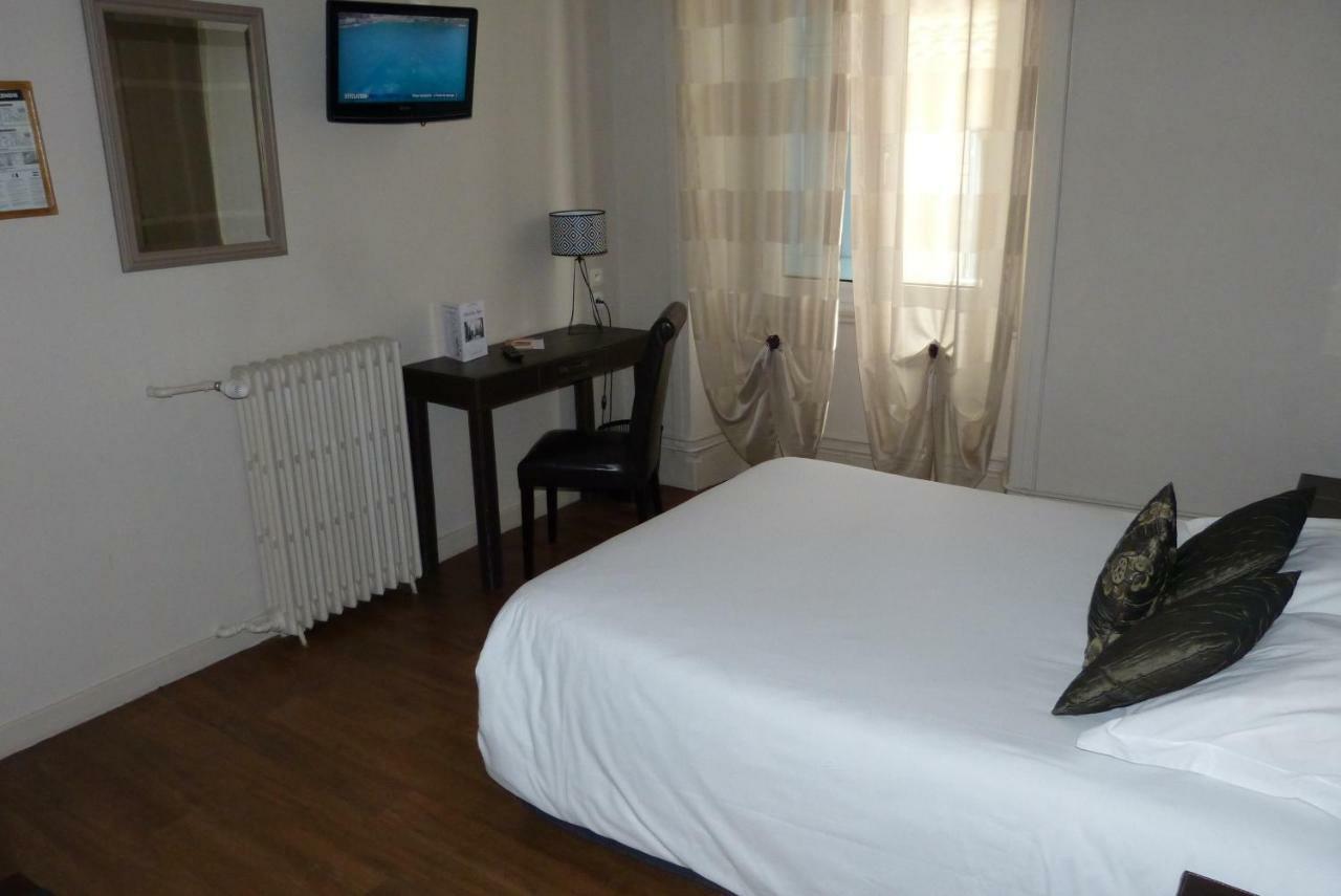 די Hotel Des Alpes מראה חיצוני תמונה
